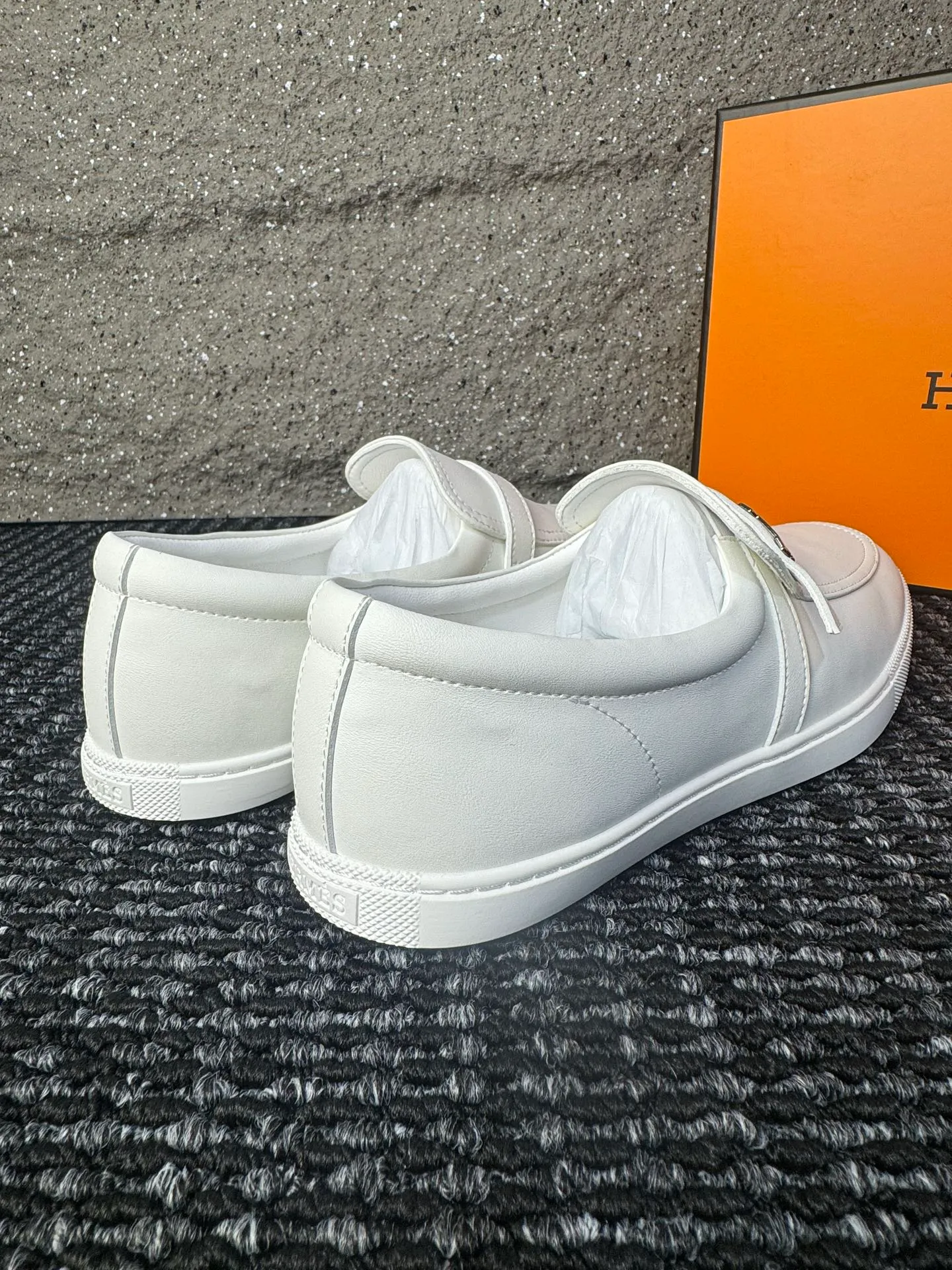 Men's men's shoes 💰440 [New style] 🪷🪷[HERMES] Hermès - High-end quality, the same style as the official website - Upper: 🔝 Nappa calfskin, with iconic H metal - Lining: water-dyed cowhide - Outsole: ultra-light TPU molded outsole - Ultra-high quality control·Fine workmanship: highlighted (high-end·luxury·grade) -Size: 38-44 (45 can be customized)·